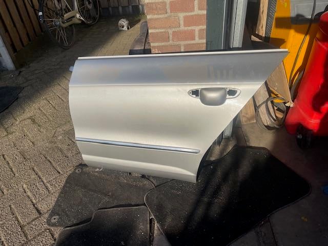 PORTIER LINKS ACHTER Volkswagen CC (358) (01-2011/12-2016), Gebruikt, De Bloemendaal 21 21
5221 EB  'S HERTOGENBOSCH, NL, Achter