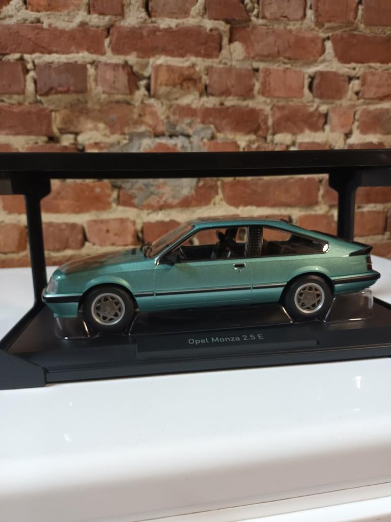 Maquette Opel Monza à l'échelle 1/18 Norev., Enlèvement ou Envoi, Norev