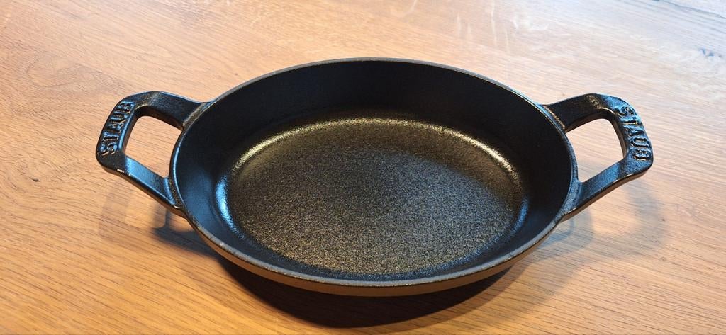 Staub ovenschaal 21cm nieuw, Gietijzer, Overige typen, Nieuw, Ophalen of Verzenden