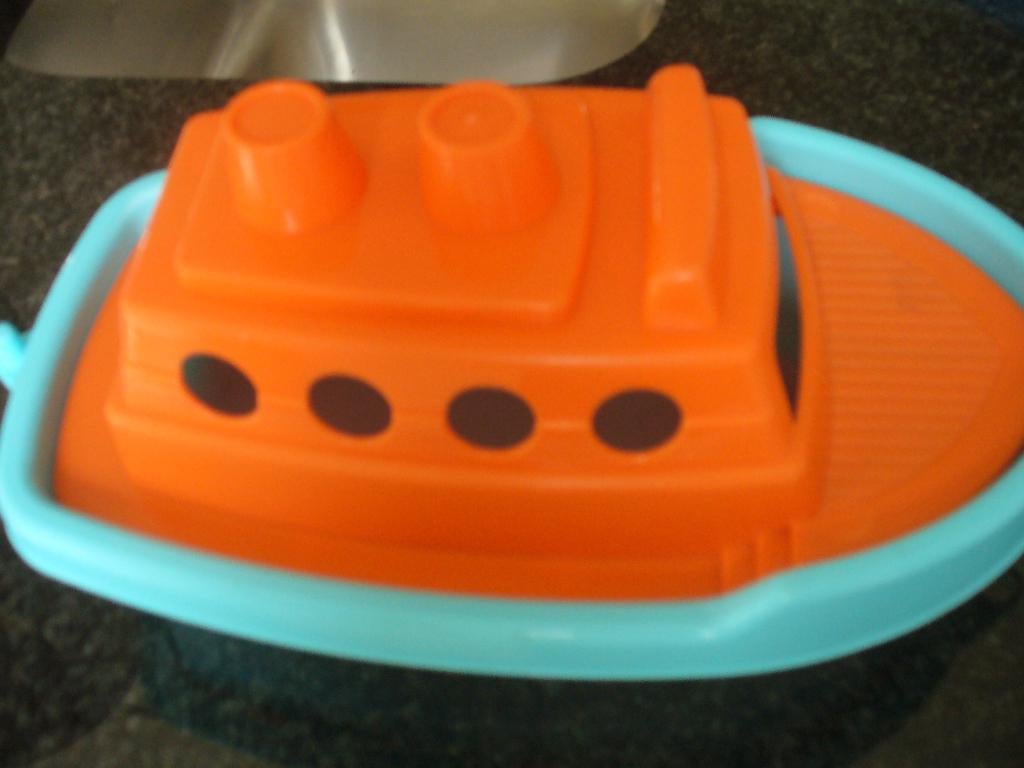 Kinderspeelgoed "bootje "  NIEUW, Ophalen