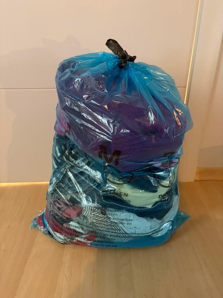 Kledij vrouw maat S, 28 stuks, Kleding | Dames, Dames-kledingpakketten, Gedragen, Maat 36 (S), Ophalen