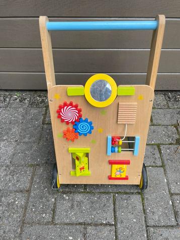 Houten loopwagentje  beschikbaar voor biedingen