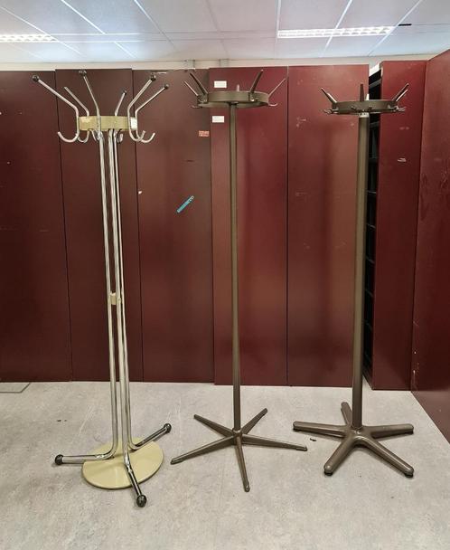 Professionele kapstok die superstabiel en zwaar is., Huis en Inrichting, Woonaccessoires | Kapstokken, Zo goed als nieuw, 150 tot 200 cm