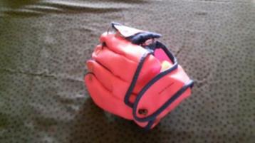 Handschoen met bal klittenband beschikbaar voor biedingen