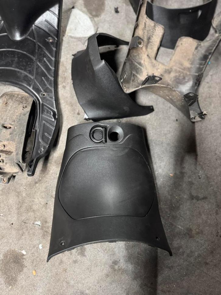 Piaggio zip binnenkappenset, Fietsen en Brommers, Brommeronderdelen | Scooters, Zo goed als nieuw, Aprilia, Uitlaat, Ophalen