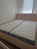 Tweepersoonsbed met 2 matrassen. 180x200.Perfecte staat., Ophalen, Zo goed als nieuw