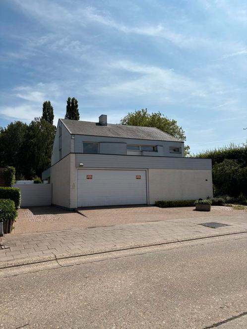 Groot huis met rustige tuin te Maasmechelen, Immo, Huizen en Appartementen te koop, Maasmechelen, 1000 tot 1500 m², Vrijstaande woning