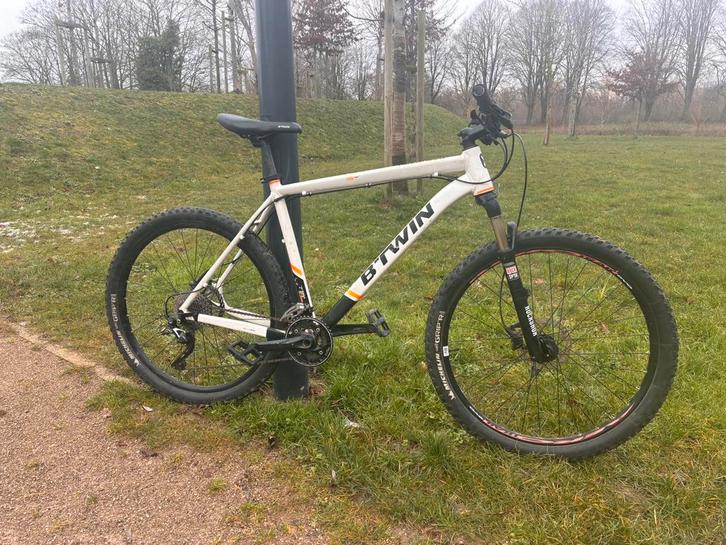 Vtt BtIn rockrider 580, Vélos & Vélomoteurs, Vélos | VTT & Mountainbikes, Comme neuf, Enlèvement