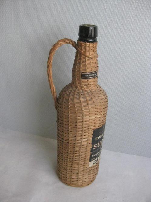 Vintage fles in rieten korf van Superior Porto " De drie Kro, Verzamelen, Wijnen, Gebruikt, Port, Overige gebieden, Ophalen of Verzenden