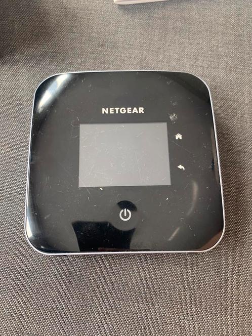 NETGEAR Nighthawk mifi router, Computers en Software, Routers en Modems, Zo goed als nieuw, Router, Ophalen