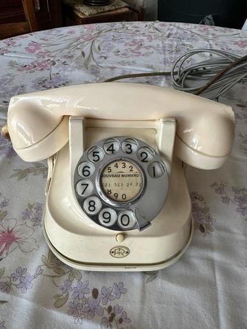 RTT-telefoon beschikbaar voor biedingen