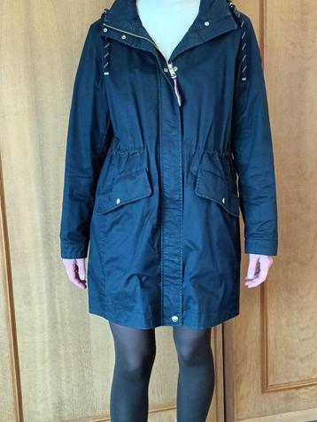 Donkerblauwe parka Tommy Hilfiger maat L beschikbaar voor biedingen