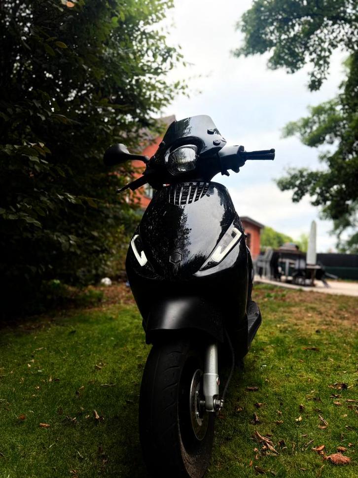 Piaggio zip euro 5 full malossi 80cc b klas, Fietsen en Brommers, Scooters | Piaggio, Zo goed als nieuw, Zip, Ophalen