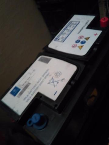 Originele MERCEDES 12V accu. 100 Ah beschikbaar voor biedingen