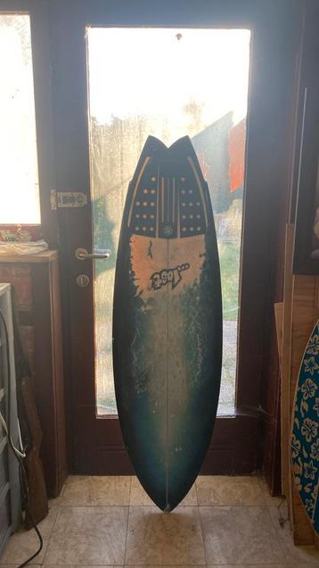 Surfboard lost