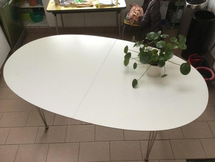 Uitschuifbare ovale tafel, Huis en Inrichting, Tafels | Eettafels, Gebruikt, Ophalen