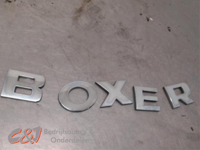 Embleem van een Peugeot Boxer, Auto-onderdelen, Carrosserie, Peugeot, Gebruikt, 3 maanden garantie, Ophalen of Verzenden
