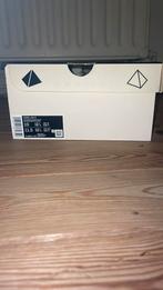 Kyrie 5 low, Sport en Fitness, Basketbal, Ophalen of Verzenden, Zo goed als nieuw, Schoenen