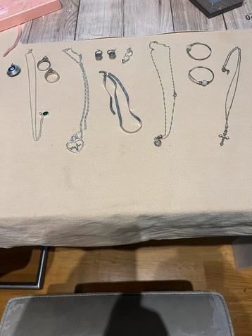 Set zilveren sieraden, Enlèvement