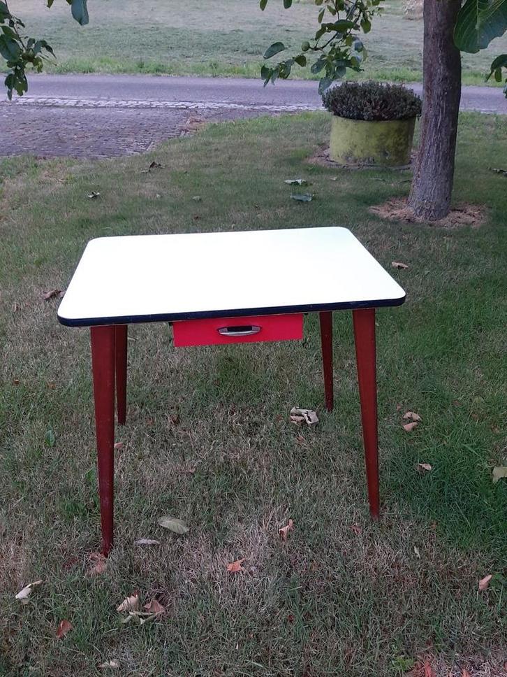 Vintage tafeltje, Antiek en Kunst, Antiek | Meubels | Tafels, Ophalen
