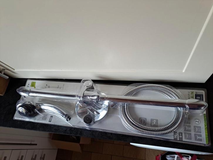 Douche kraan met stang,en leiding,ECO systeem en antikalk, Maison & Meubles, Salle de bain | Salle de bain complète, Neuf, Enlèvement ou Envoi
