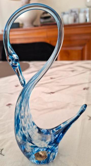 Blauwe kristallen zwaan van Val-Saint-Lambert. Hoogte 22 cm. beschikbaar voor biedingen