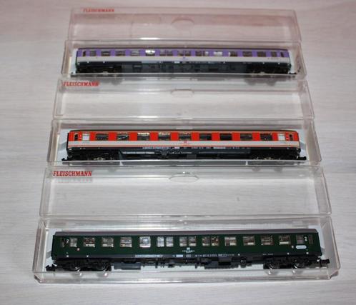 Fleischmann 8116, 8117& 8118 éclairés & 30 voyageurs N 1/160, Hobby en Vrije tijd, Modeltreinen | N-Spoor, Zo goed als nieuw, Wagon