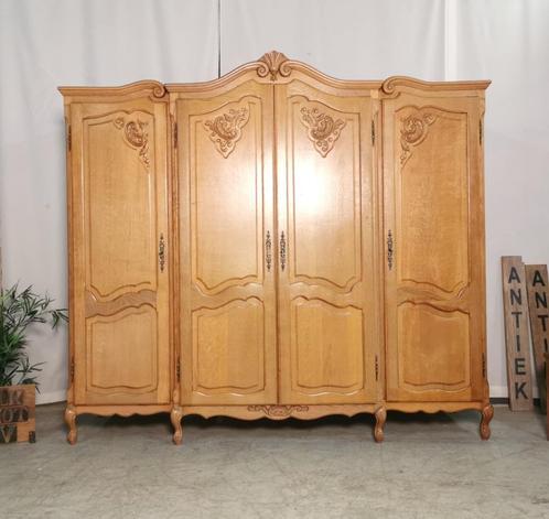 Grande armoire à linge Louis XV ancienne 4 portes en chêne L, Antiquités & Art, Antiquités | Meubles | Armoires, Enlèvement