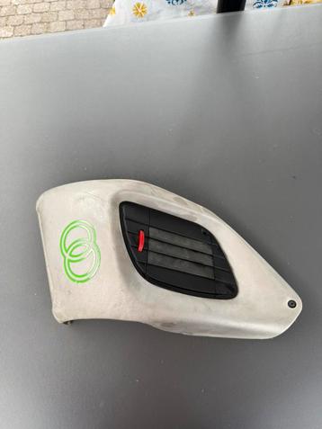 Radiateur kap gilera runner ORIGINEEL beschikbaar voor biedingen