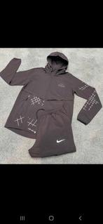 Nike Survêtement Taille M/L 100€, Enlèvement, Neuf
