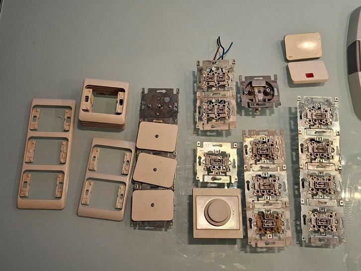 Niko PR20 schakelmateriaal, Hobby en Vrije tijd, Elektronica-componenten, Zo goed als nieuw, Ophalen of Verzenden