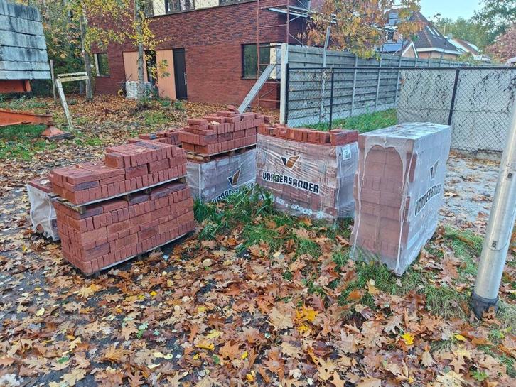 restpartij bakstenen: Vandersanden Marron (nooit gebruikt), Doe-het-zelf en Bouw, Metselstenen, Nieuw, Bakstenen, Ophalen