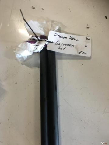 Citroen Saxo 2000 5drs Gasveren set achterklep beschikbaar voor biedingen