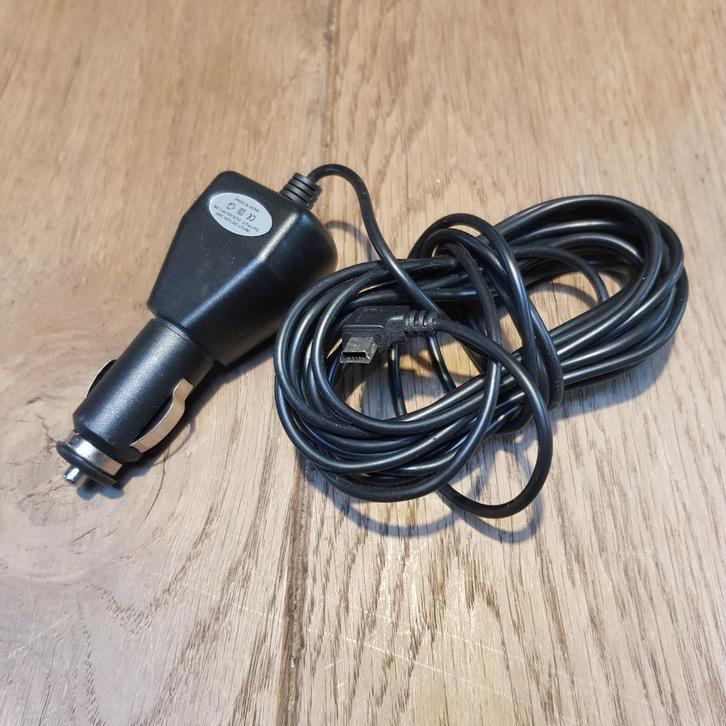 USB Mini - B autolader met vaste kabel - 1Amp - 3 meter, Elektronische apparatuur, Onderdelen en Toebehoren, Zo goed als nieuw