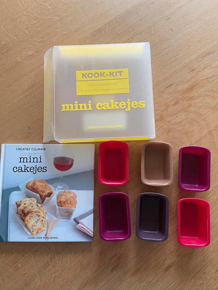 IIlona Chovancova - Minicake Jes, Boeken, Kookboeken