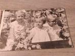 Fotoboek 1945, de Oranje-prinsesjes thuis, Verzamelen, Koningshuis en Royalty, Ophalen of Verzenden