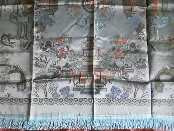Tafelkleedje 104 cm op 104 cm met franjes beschikbaar voor biedingen