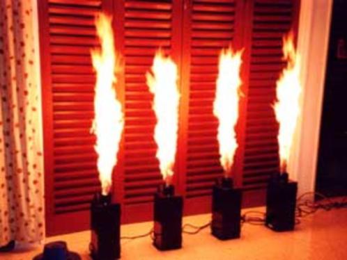 PROMO Nieuwe FIRST CLASS VUURMACHINE, Muziek en Instrumenten, Licht en Laser, Nieuw, Licht, Geluidgestuurd, Kleur, Stroboscoopeffect