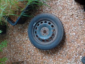 Winterbanden op stalen velg.  beschikbaar voor biedingen