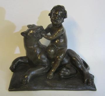 Bronze classique antique : bébé jouant avec une panthère