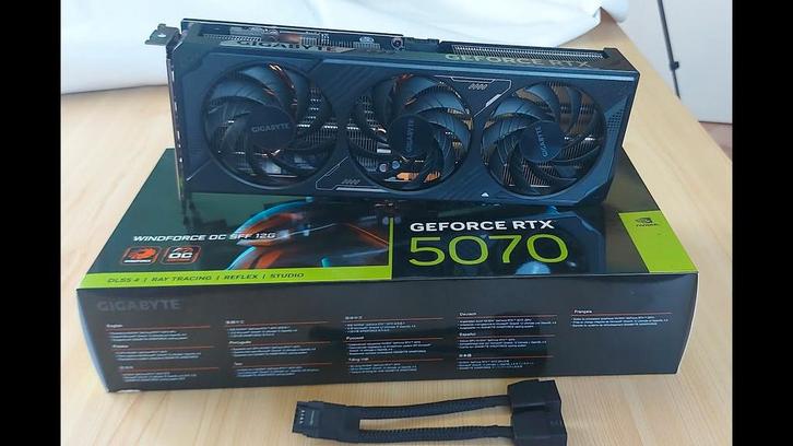 Gigabyte GeForce RTX 5070 Windforce SFF 12G, Informatique & Logiciels, Cartes vidéo, Comme neuf, Nvidia, PCI, Autres types, HDMI