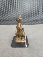 Bronzen beeldje konijntje met wortel gemerkt + gieterij stem, Enlèvement