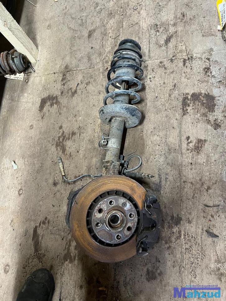 OPEL VECTRA B 1.8 rechts voor veerpoot fusee remklauw 1995-2, Auto-onderdelen, Ophanging en Onderstel, Opel, Gebruikt, Ophalen of Verzenden