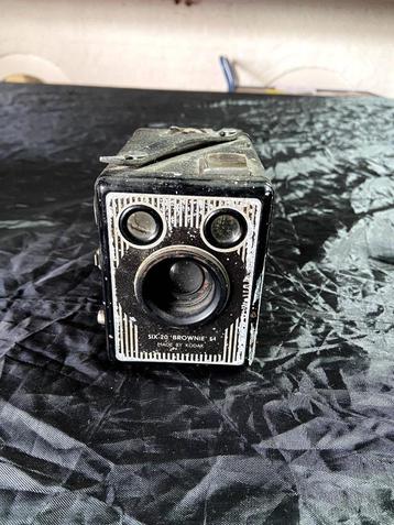 SIX-20 'Brownie' kodak vintage camera
