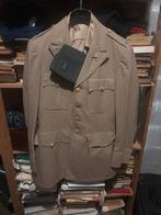 Uniform officier vietnam periode, Ophalen