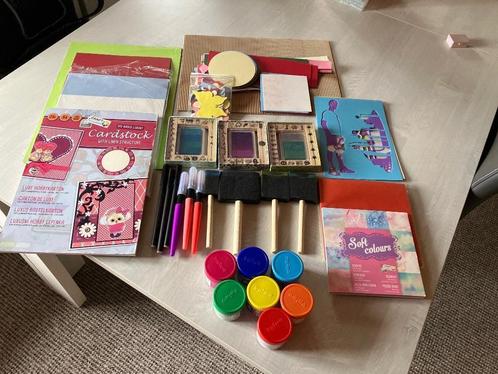 Ensemble bricolage, Hobby en Vrije tijd, Tekenen, Gebruikt, Papier, Schets- of Tekenboek, Ophalen
