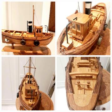 Grand modèle de bateau de pêche en bois. La longueur est de 
