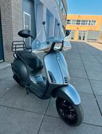 Vespa sprint, Fietsen en Brommers, Ophalen, Zo goed als nieuw, Benzine, 50 cc