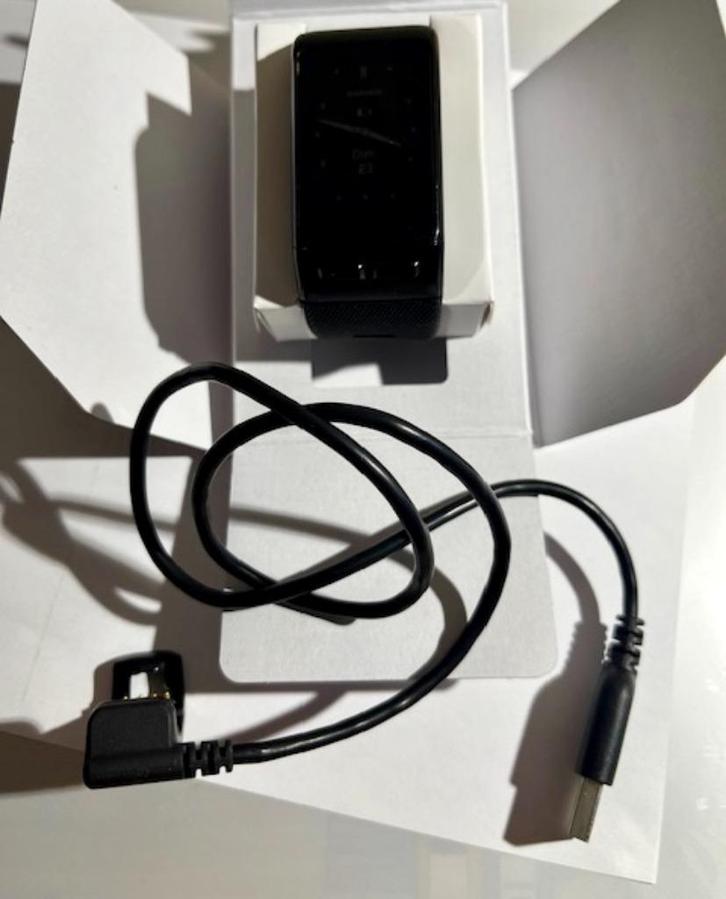 montre connectée GARMIN VIVOACTIVE HR, Handtassen en Accessoires, Sporthorloges, Zo goed als nieuw, Zwart, Afstand, Hartslag, Slaap