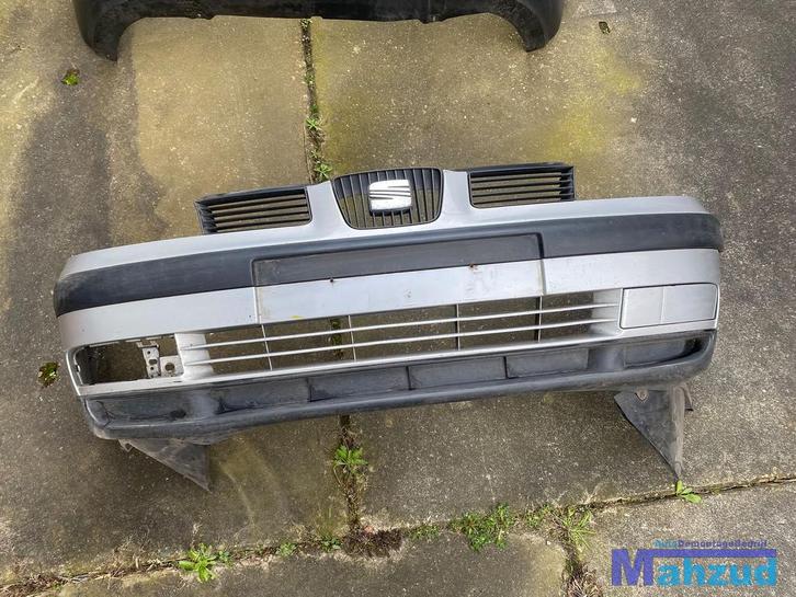 SEAT IBIZA 2 6K1 cordoba zilver voorbumper 1993-2002, Auto-onderdelen, Carrosserie, Bumper, Seat, Voor, Gebruikt, Ophalen of Verzenden